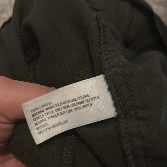 A new day olive 🫒 green high rise pants. Used once ! - Picture 12 of 12